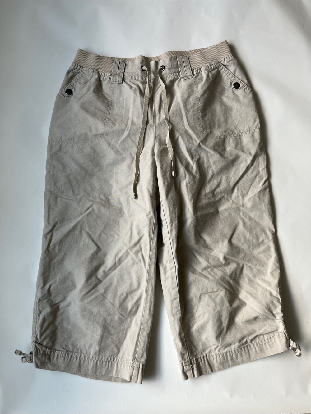 Pre Loved Women’s Petites Drawstring Shorts in Light Beige by Karen Scott